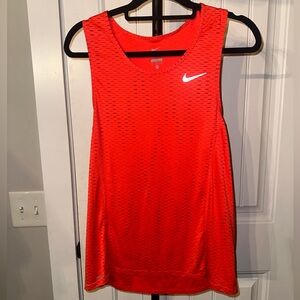 Nike Size Medium Women's Red Athletic Performance‎ Tank Top
